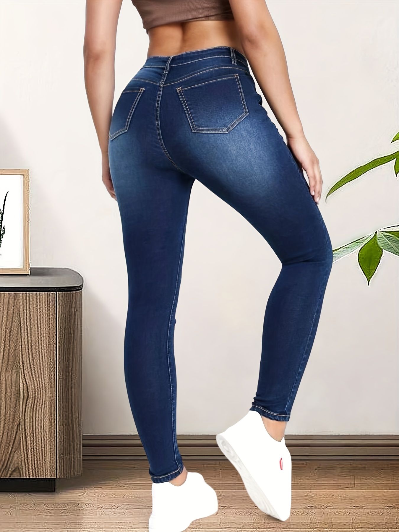 Pantalon jean stone slim légèrement extensible 4 poches braguette zippée  surmontée d'un bouton. - MOLLI + CO