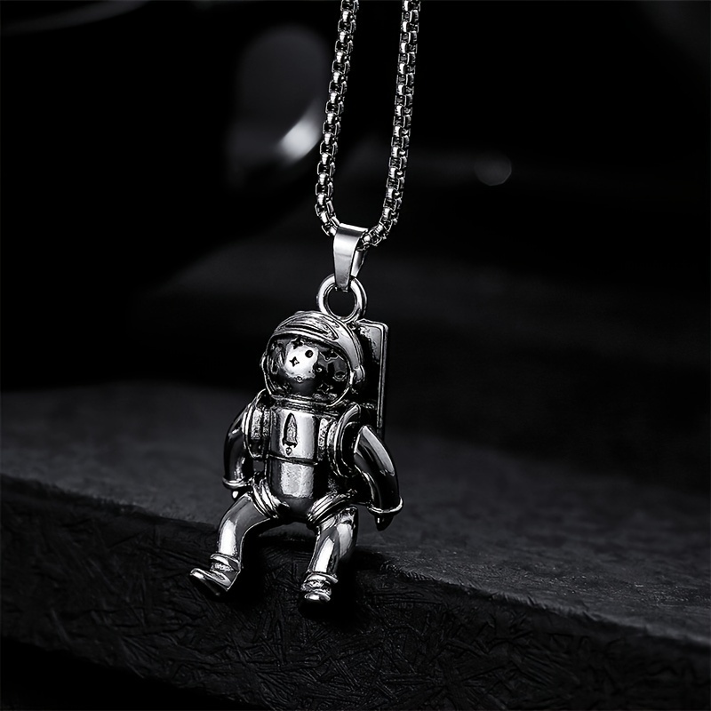 European And American Astronaut Necklace Movable Astronaut Pendant  Versatile Sweater Woollen Sweater Chain Accessories Unisex - Temu Germany