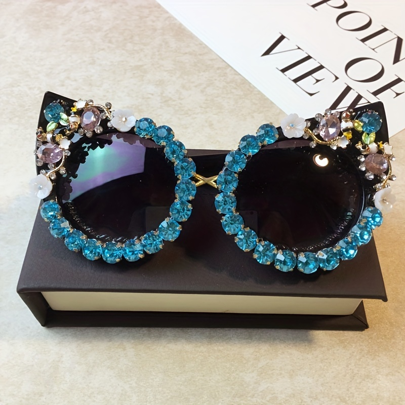 

Large Cat Eye Fashion Sunglasses For Women Luxury Rhinestone Vintage Shades Party Favors Decorative Glasses Props