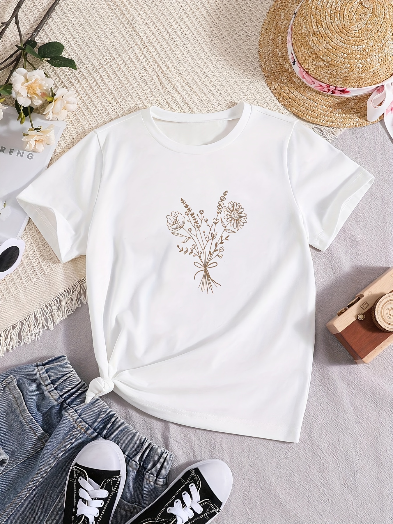Girls Simple Flower Illustration Print T-shirt Comfort Fit Short