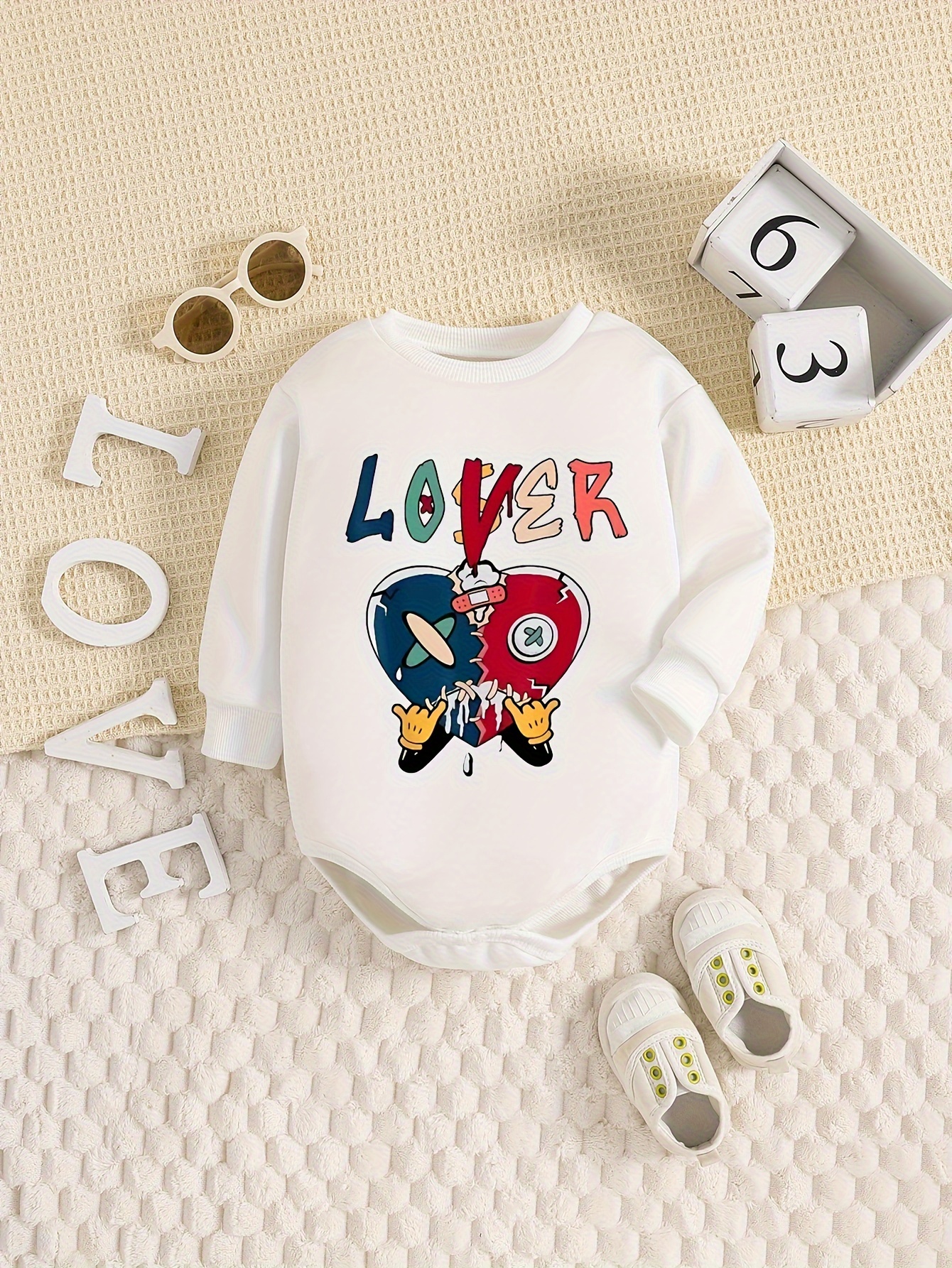 Baby Boy/Girl Cartoon Lion and Letter Print Splicing Long-sleeve Jumpsuit