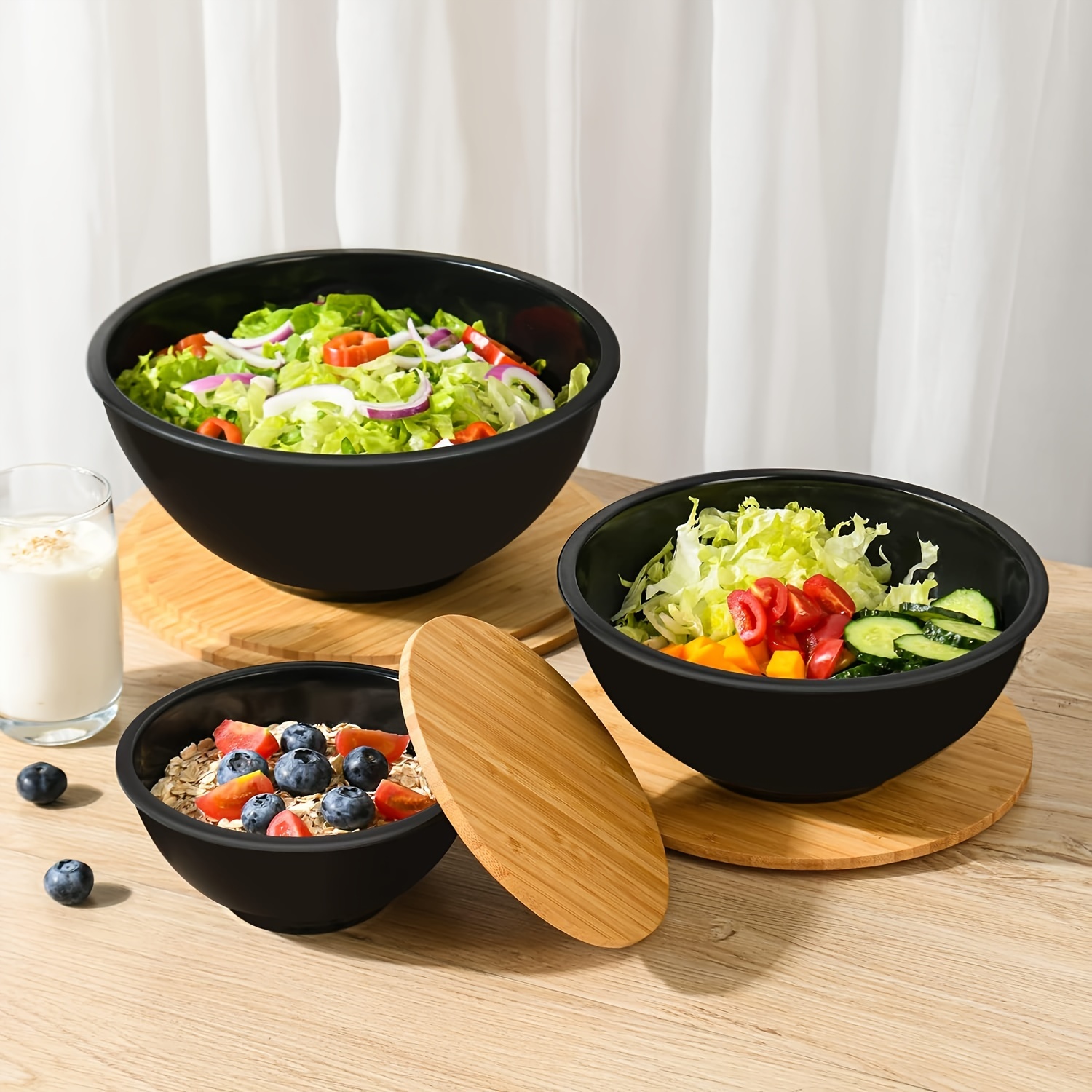  Bremel Large Black Salad Bowls with Bamboo Lids - Set of 3  Melamine Mixing Bowls for Serving Salads, Pastas, Popcorn, Chips : Home &  Kitchen