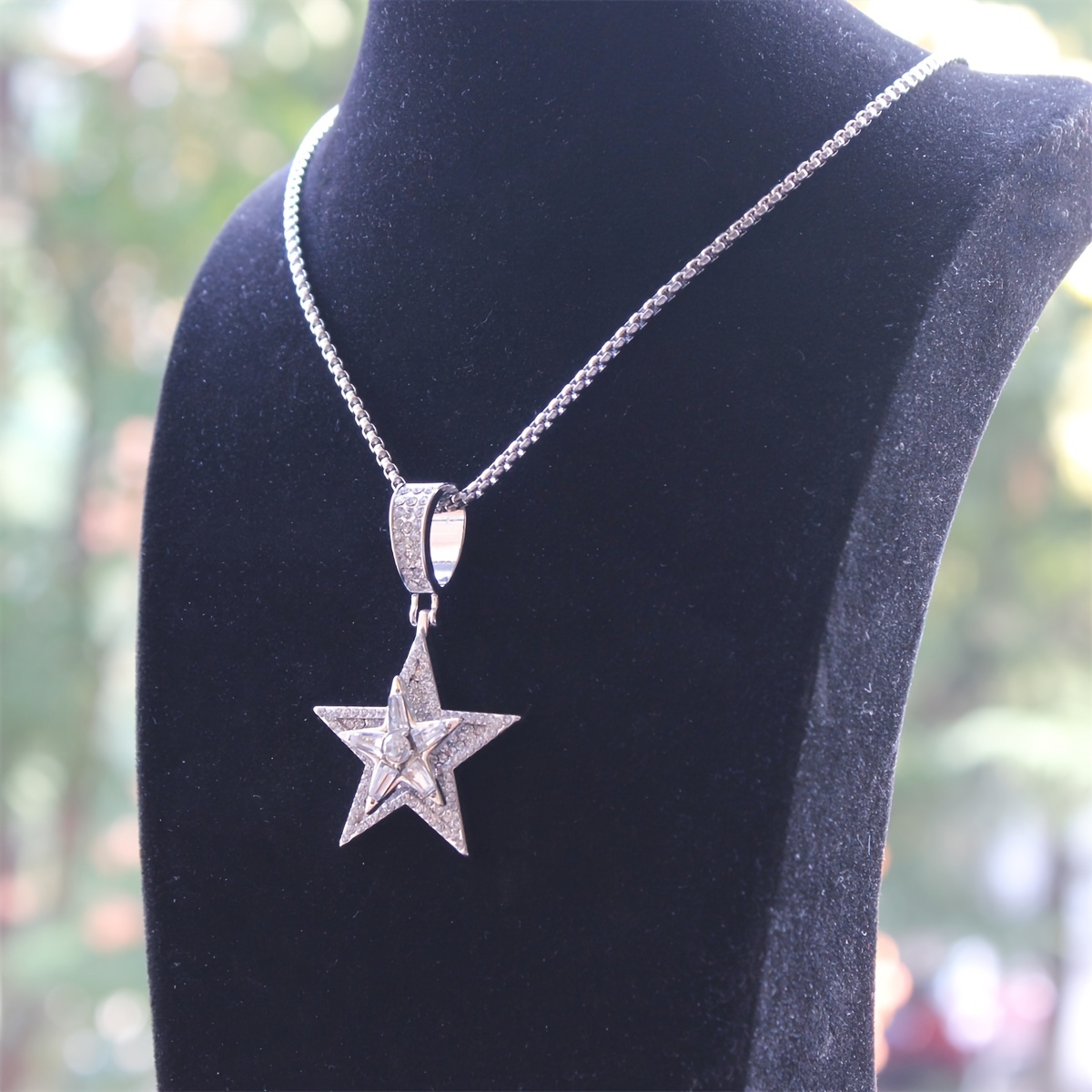 

A Five-pointed Star With Rhinestone Pendant, Small Star, Rotatable Stainless Steel Chain, Autumn And Winter Sweater To Wear With Accessories, Fashionable Hip-hop Necklace, Unisex