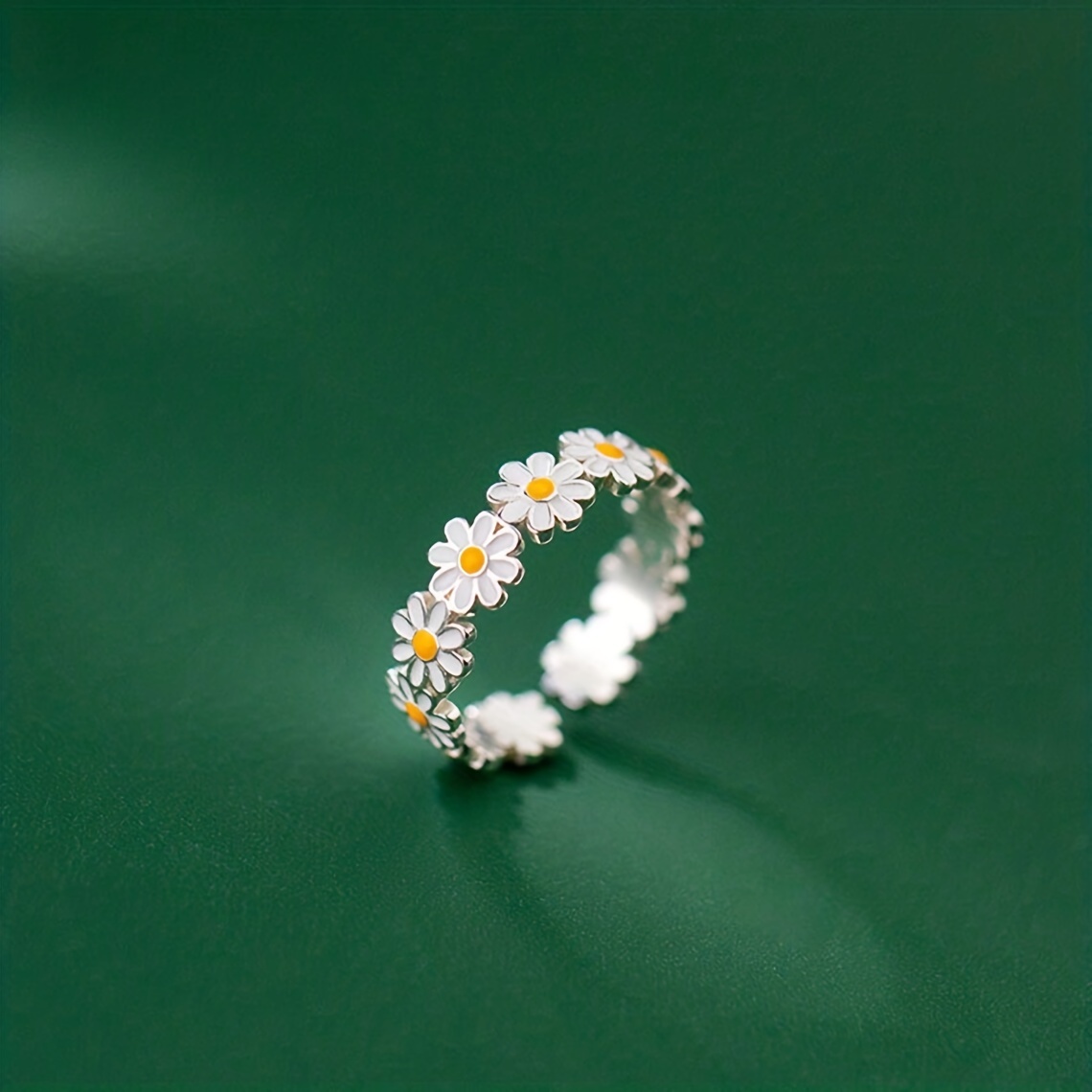 

Cute Little Daisy Ring Fresh White Color Oil Dripping Craft Adjustable Cuff Ring Suitable For Daily Decor Party Accessory