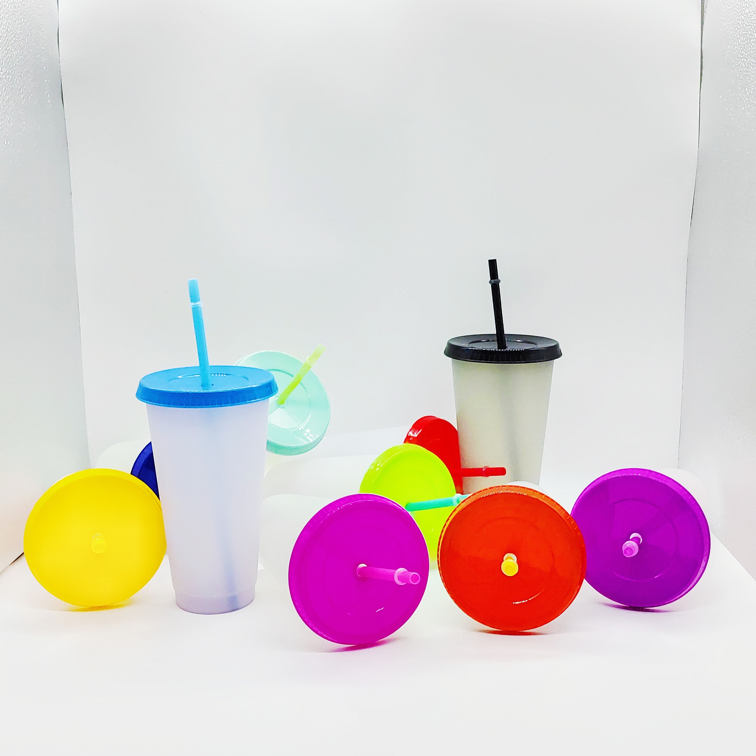 Color Changing Tumblers With Lids And Straws Plastic - Temu