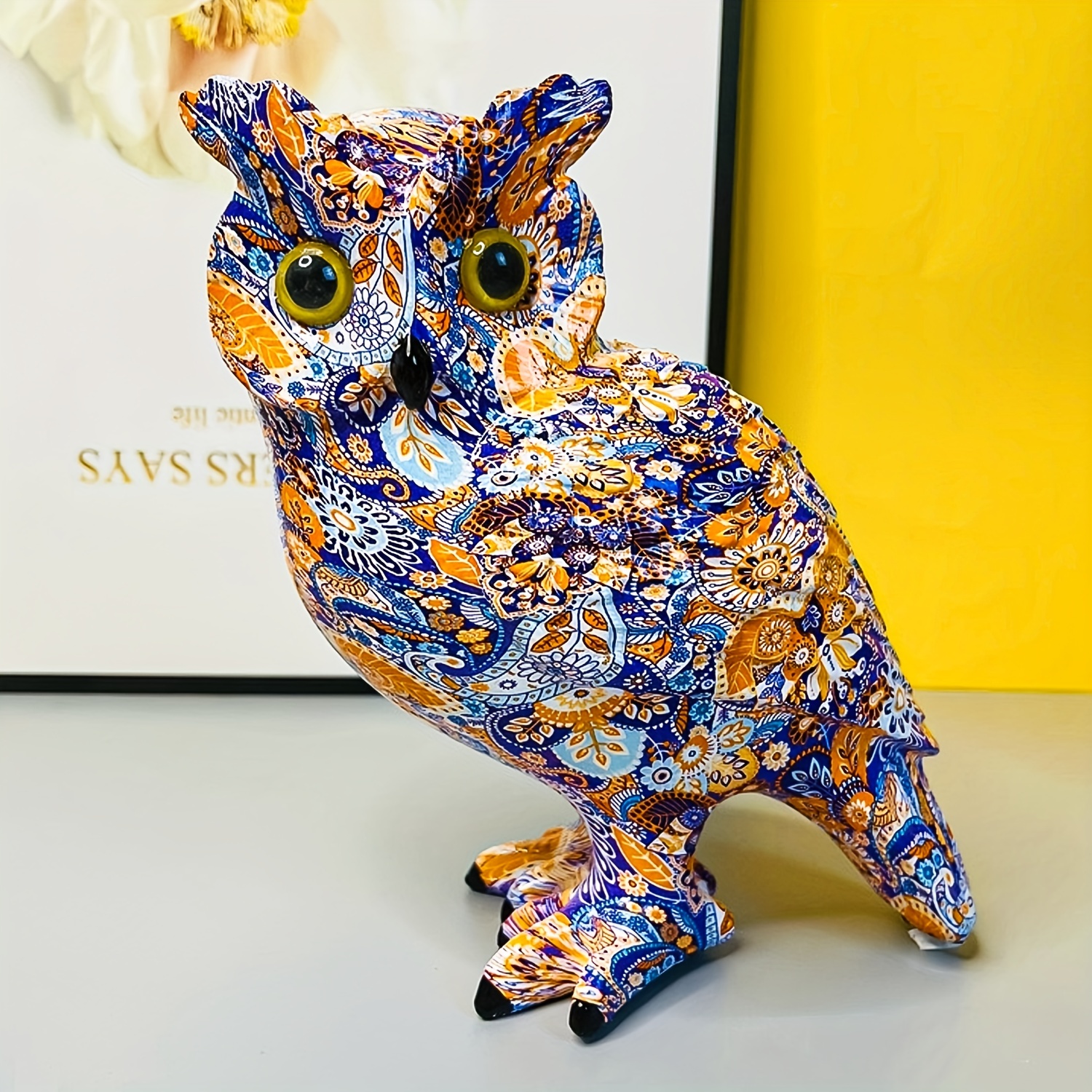 フクロウの像、創造的でシンプルでモダンな家の装飾樹脂の手