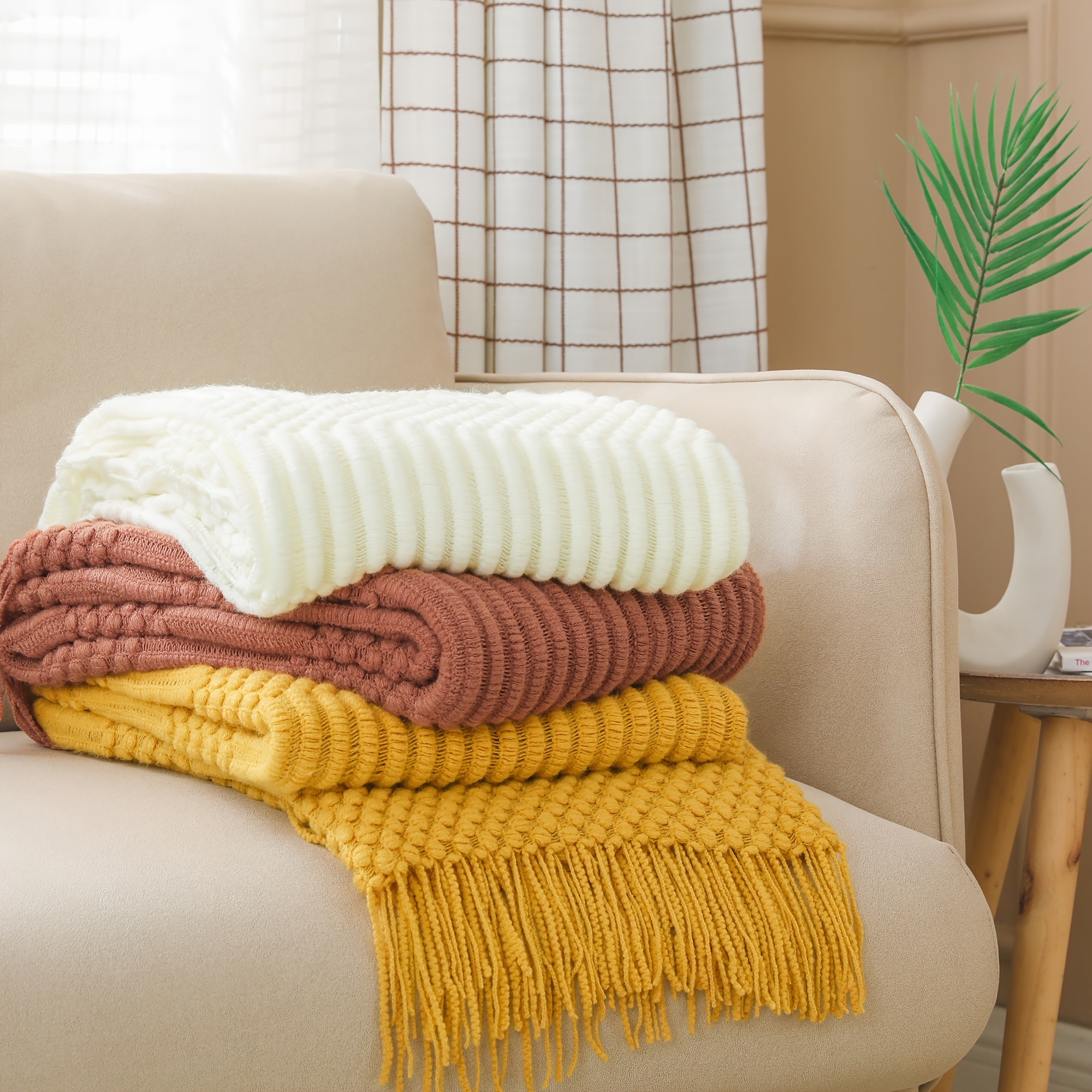 

Cozy Up With This Soft Textured Knitted Throw Blanket - Perfect For Sofas And Couches!