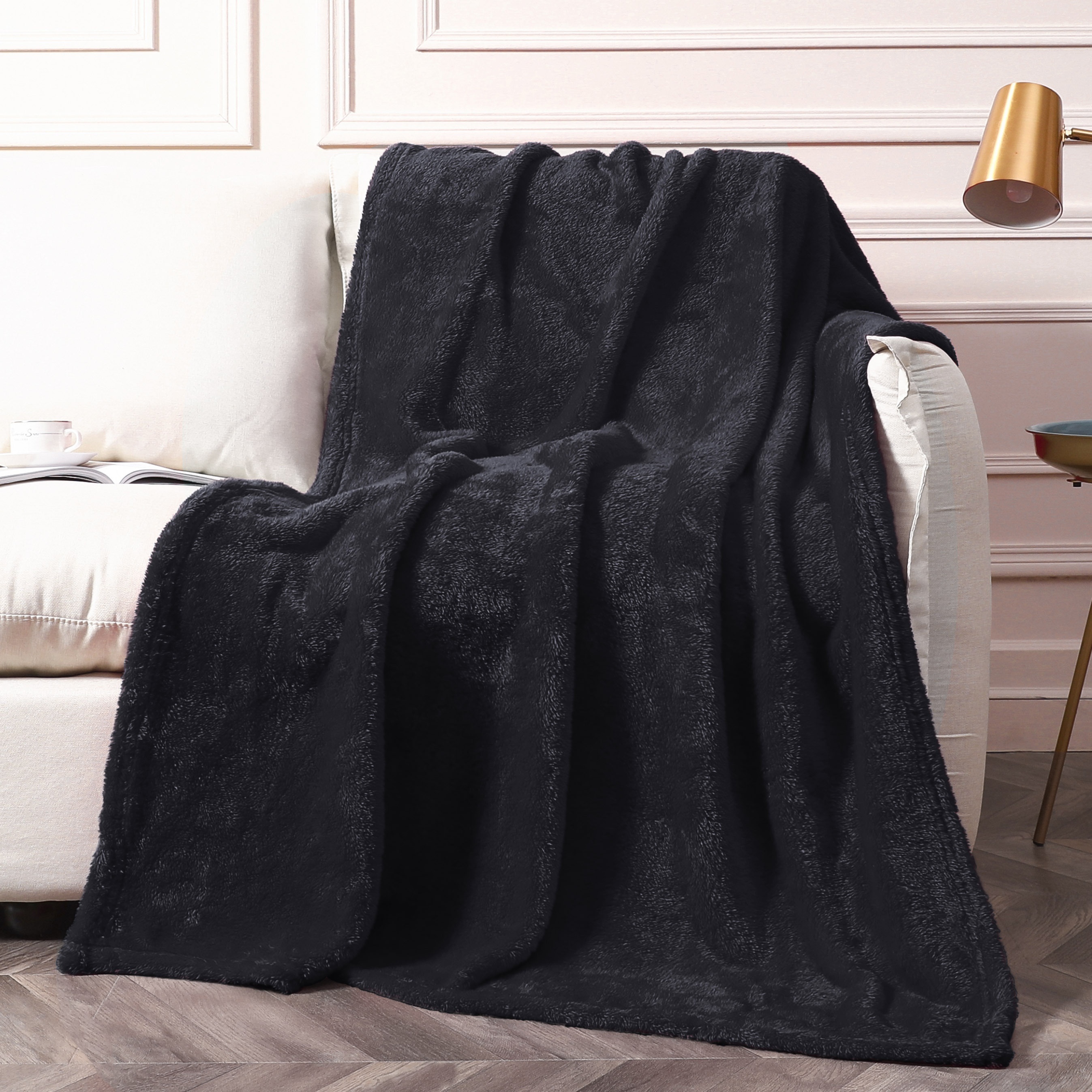 Black best sale colour blanket