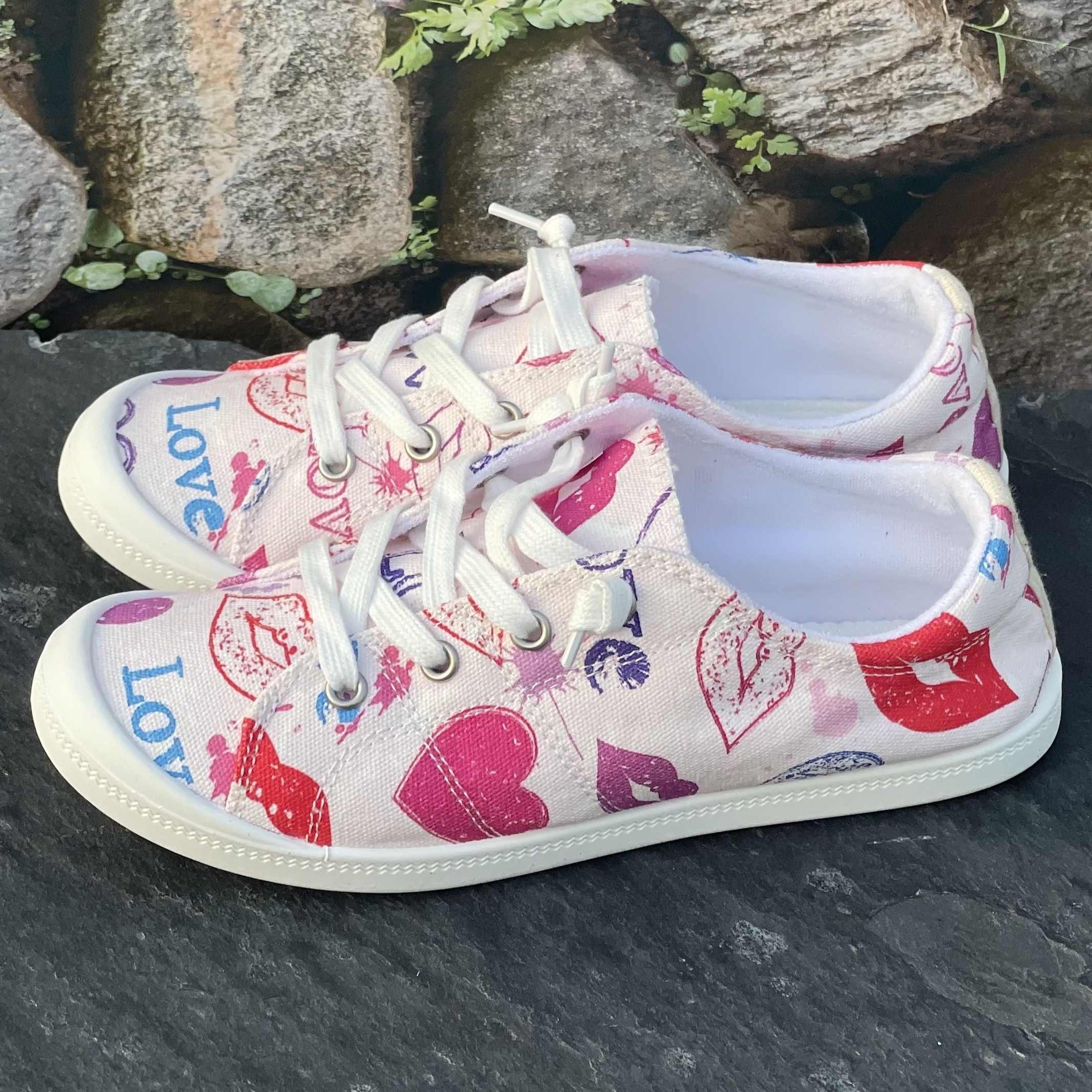Heart Print Breathable Skate Shoes Flat Canvas Sneakers