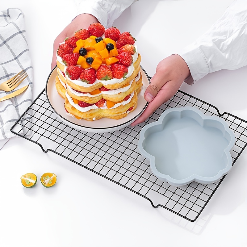 Pastry Tek Silicone Mini Bundt Cake Baking Mold - 6-Compartment