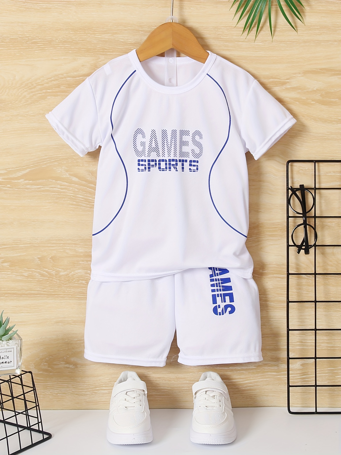 Boys Round Neck Short Sleeve T-Shirt Top & Shorts 2pcs Set Graffiti Buckle  Basket Print Basketball Tracksuit Quick Dry Workout Casual Kids Clothes