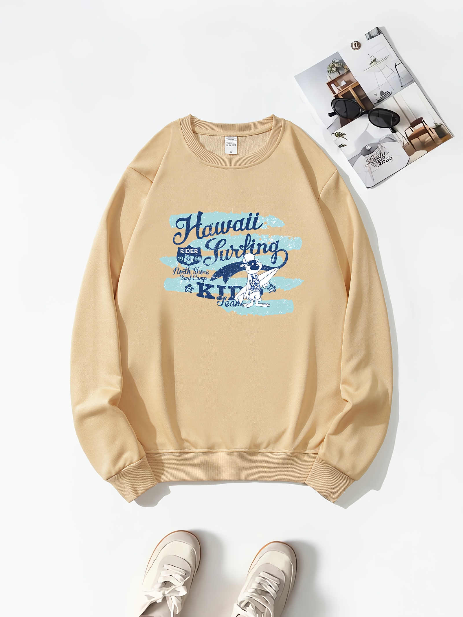 Hawaii Surfing Print, Men's Trendy Graphic Sweatshirt, Casual