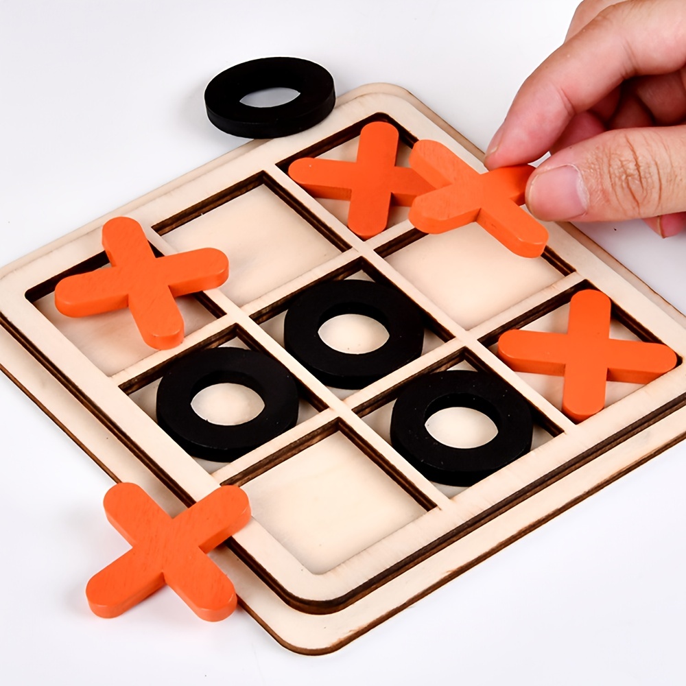 Tic Tac Toe Figurine 