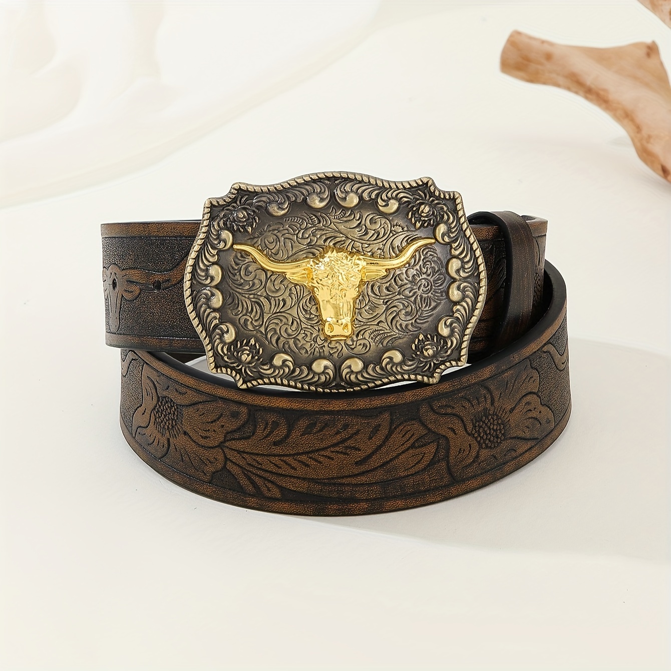 Plate-buckle brown leather belt