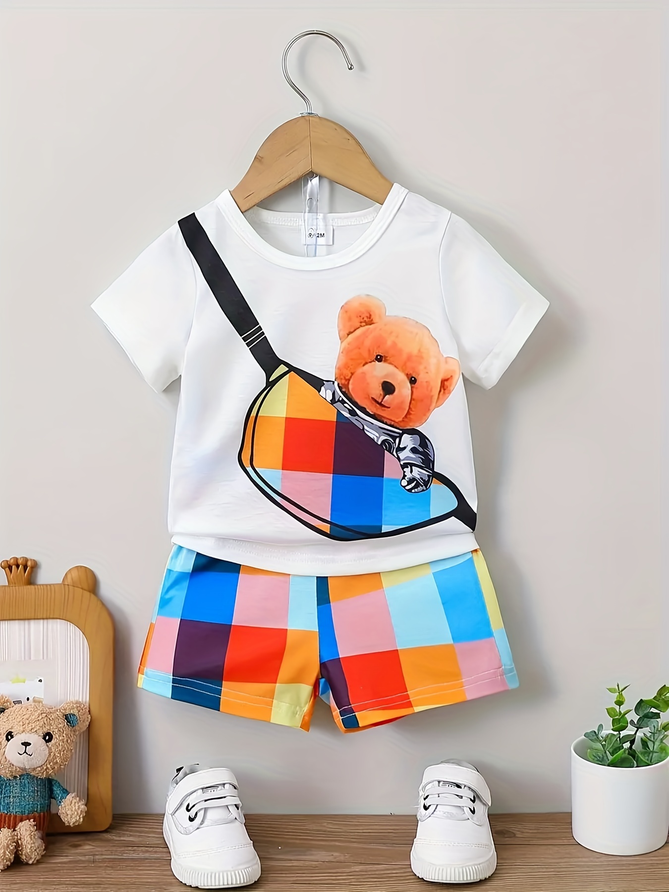 Boys Bear Graphic Casual Outfit Round Neck T-shirt & Plaid Shorts Kids  Summer Clothes Sets - Temu Japan