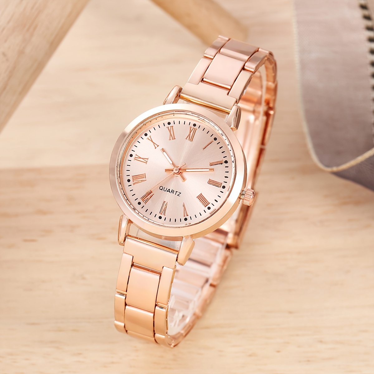 ローズゴールデンローマ数字シンプルなクォーツ時計女性用 ラブバングル 1 個 友人への腕時計ギフト - Temu Japan