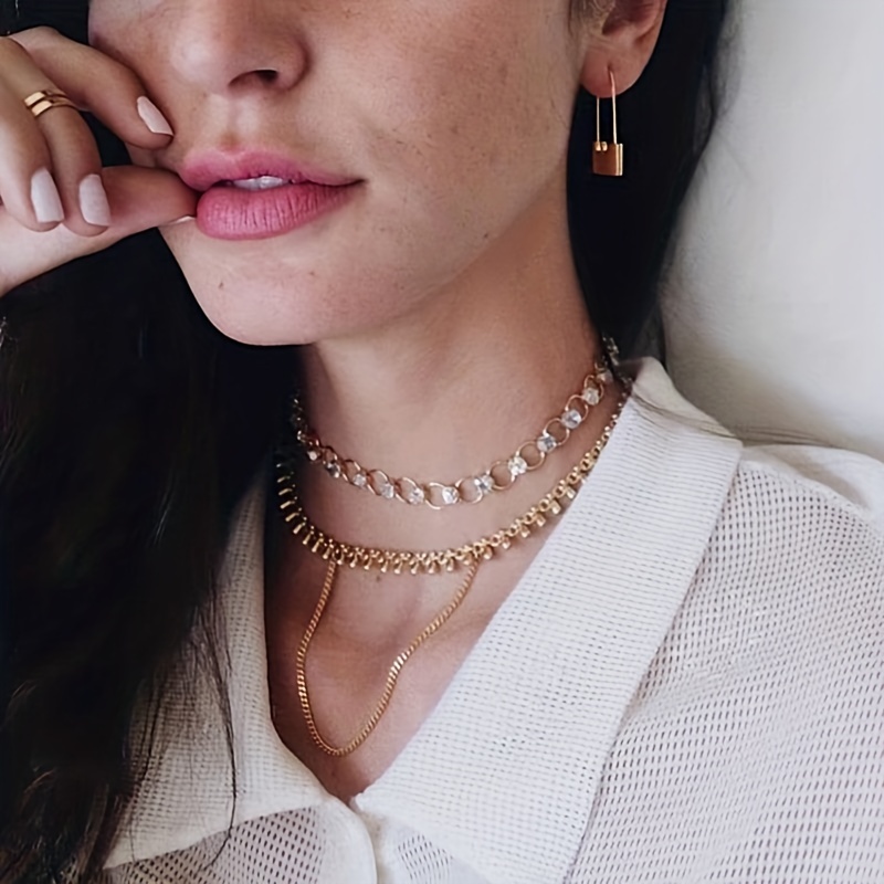 Women's Easy Lock-Shaped Daily Wear Earrings