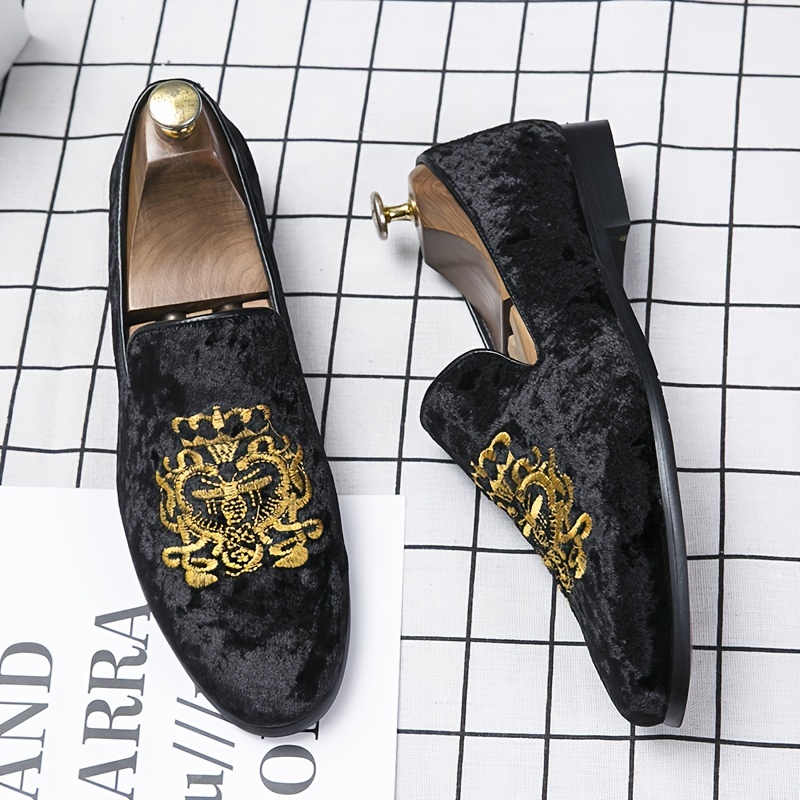 Men's Velvet Loafer Shoes Formal Shoes Fashion Embroidery Slip On Casual  Shoes For Wedding Party - Temu