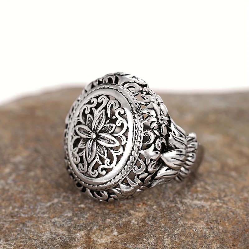 Vintage Signet Ring Silver Plated Retro Flower Design Symbol Of History And  Elegance Suitable For Men And Women Match Daily Outfits Gift For Family/ F