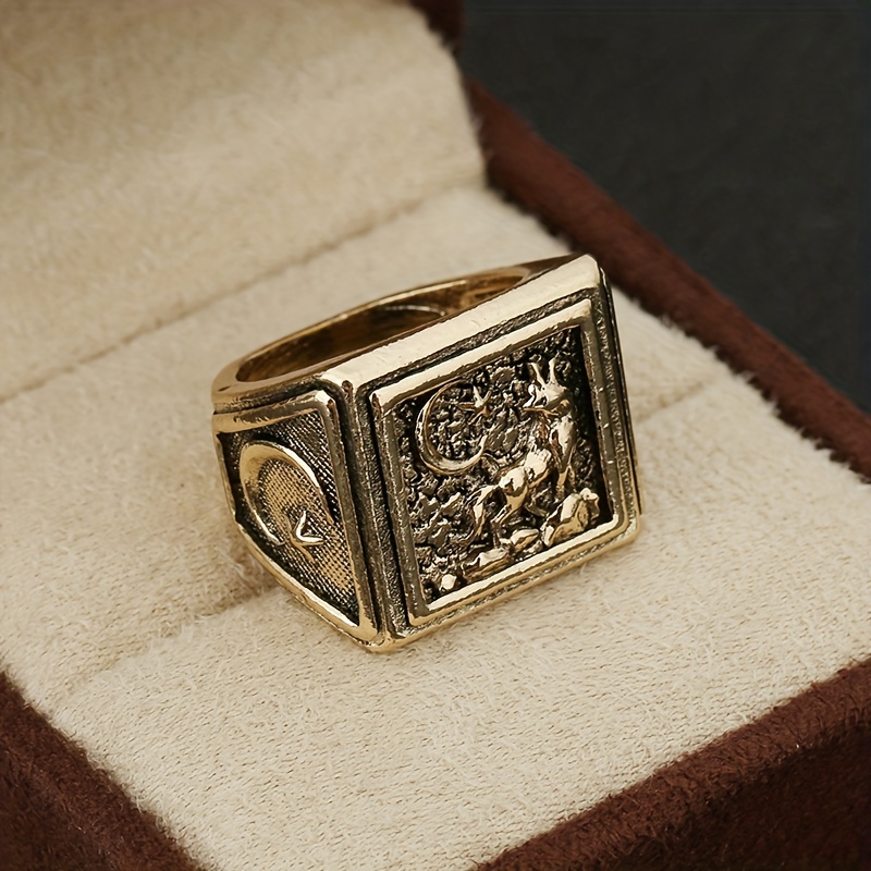 Men's Vintage Ring With Wolf & Moon Pattern