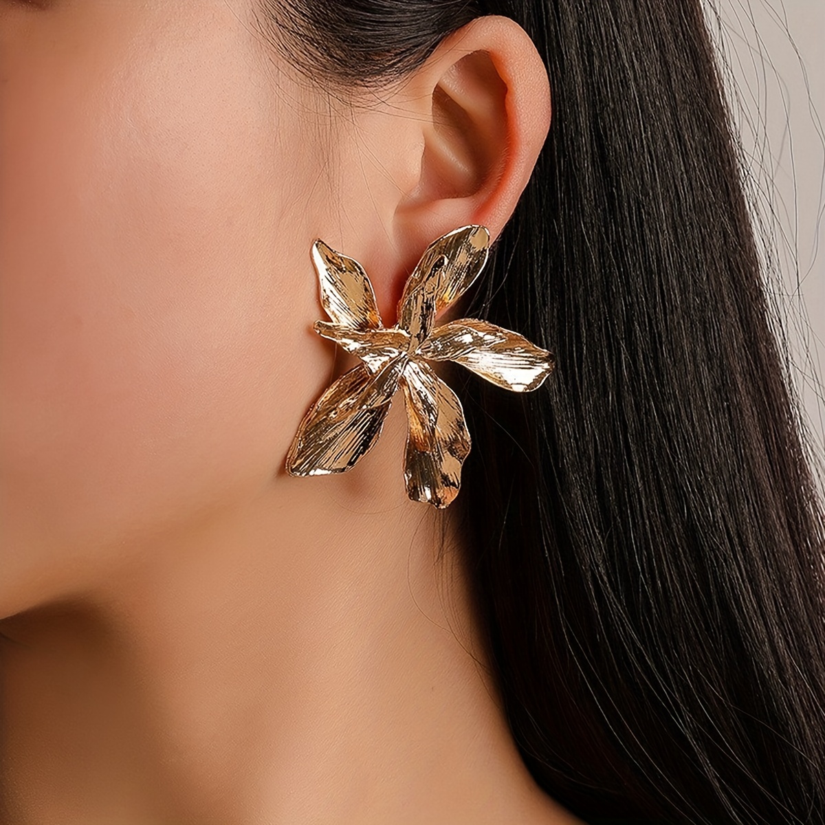 Golden Flower Dangle Earrings