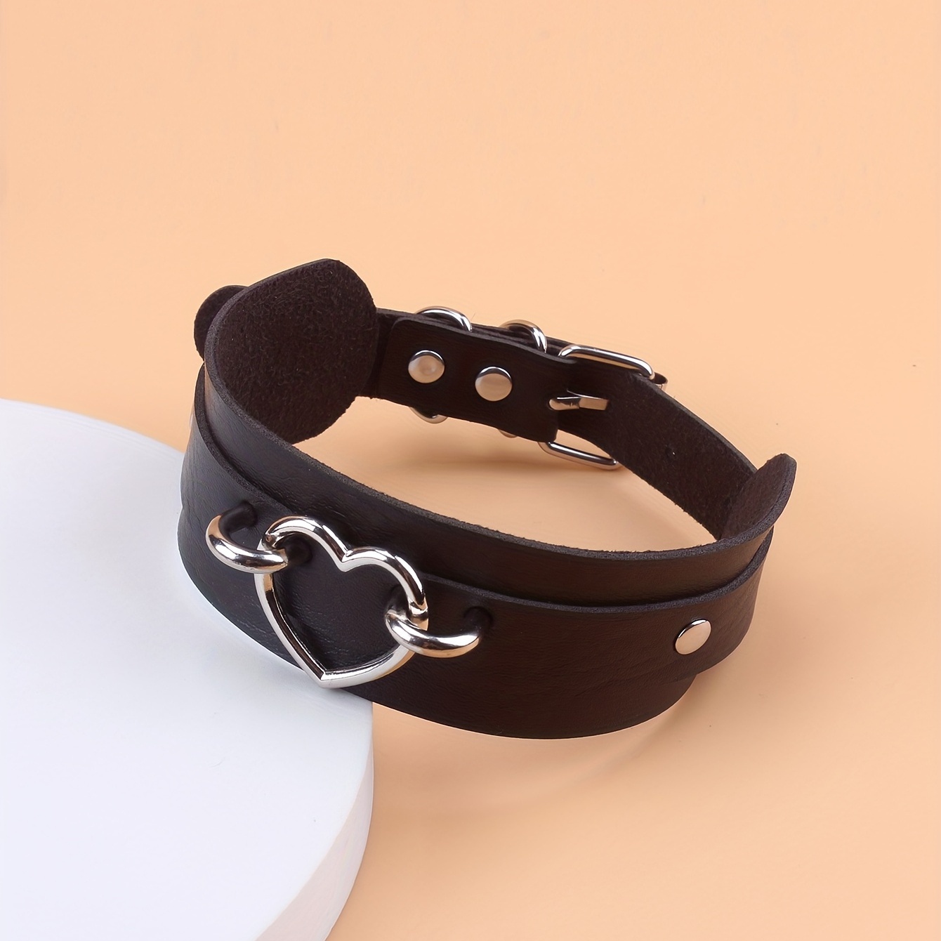 Leather 2024 heart collar