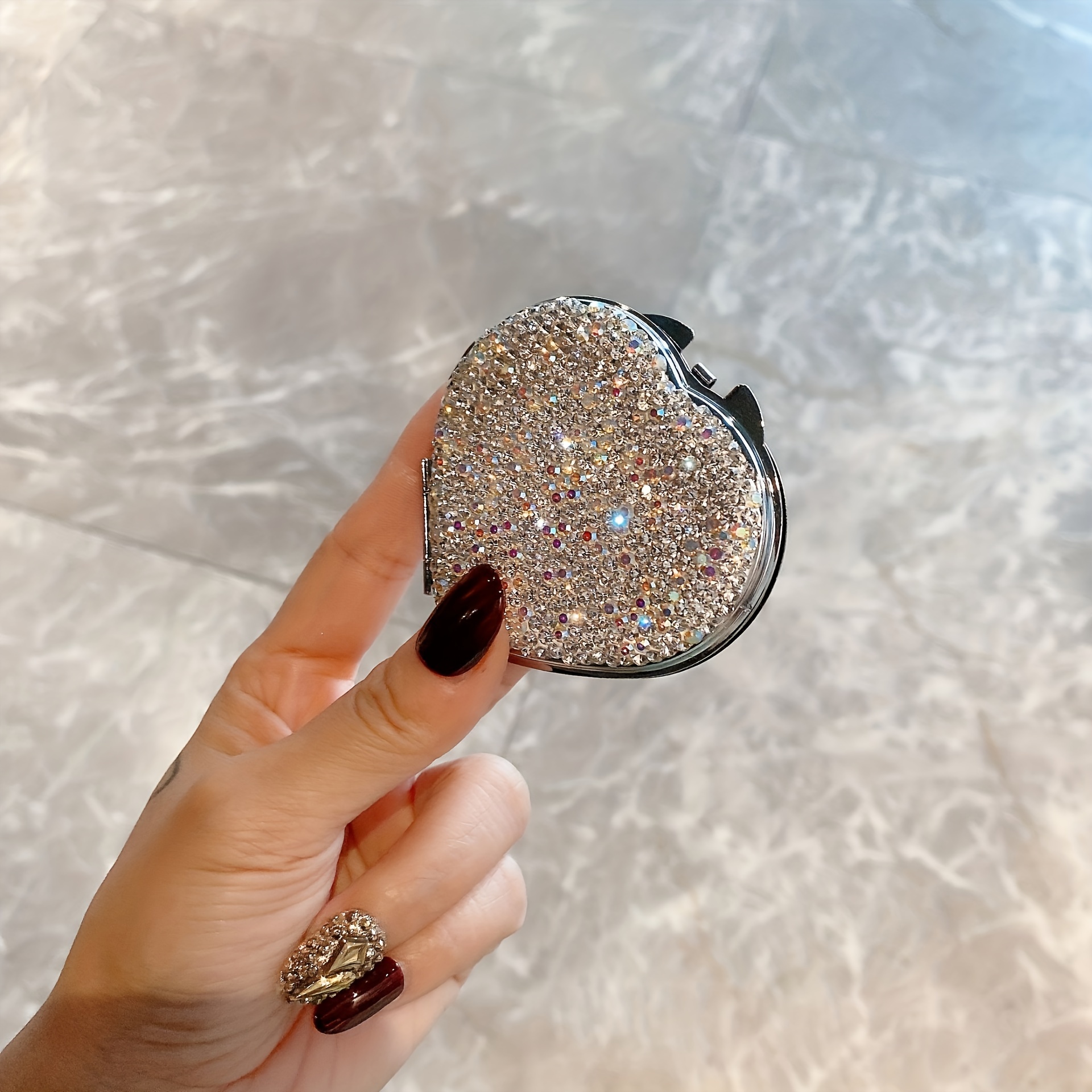 TEMU 1 pièce de maquillage portable haut de gamme avec accents, compact de luxe HD de cœur, de retouche élégant à