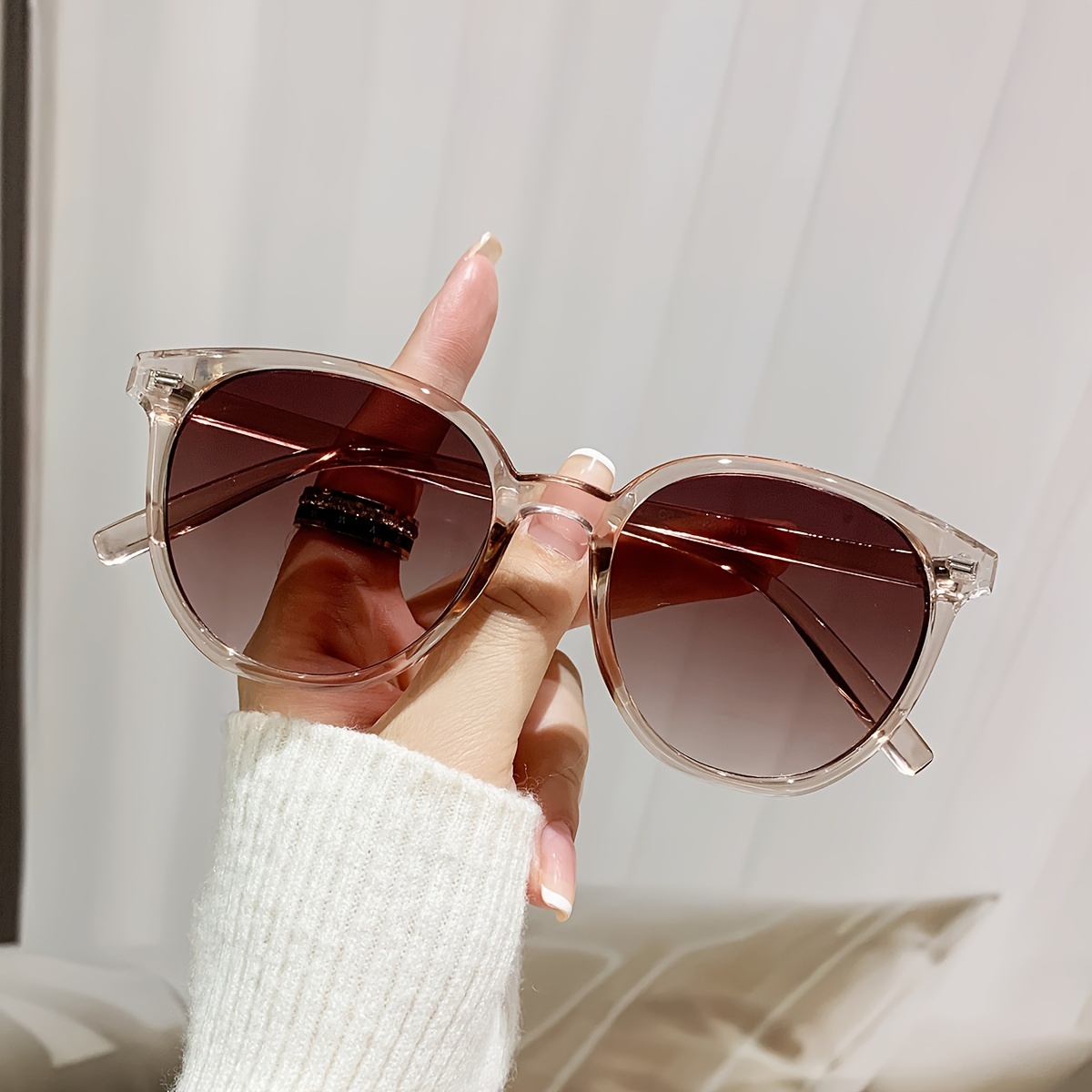 

Oval Fashion For Women Casual Gradient Anti Glare Sun Shades For Vacation Beach Party Fashion Glasses