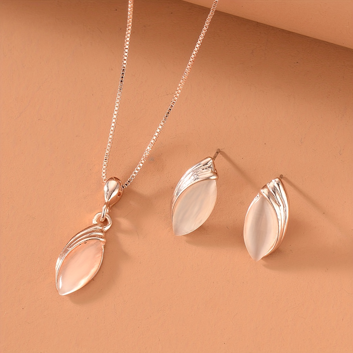 

Oval Shape Pendant Necklace & Stud Earrings For Women Birthday/festival/evening Party/party Gift Accessories