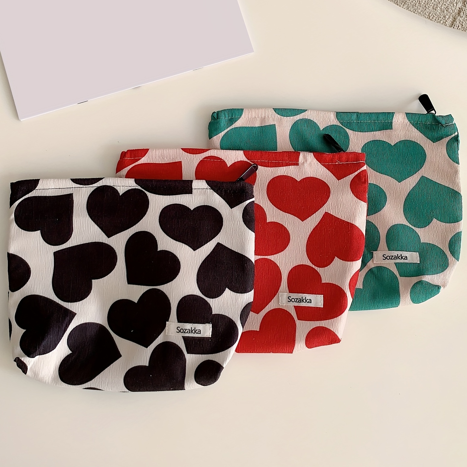 

1pc Elegant Love Heart Pattern Makeup Pouch - Roomy Zipper Travel Toiletry Bag For Ladies And Women - Perfect Gift For Beauty Lovers