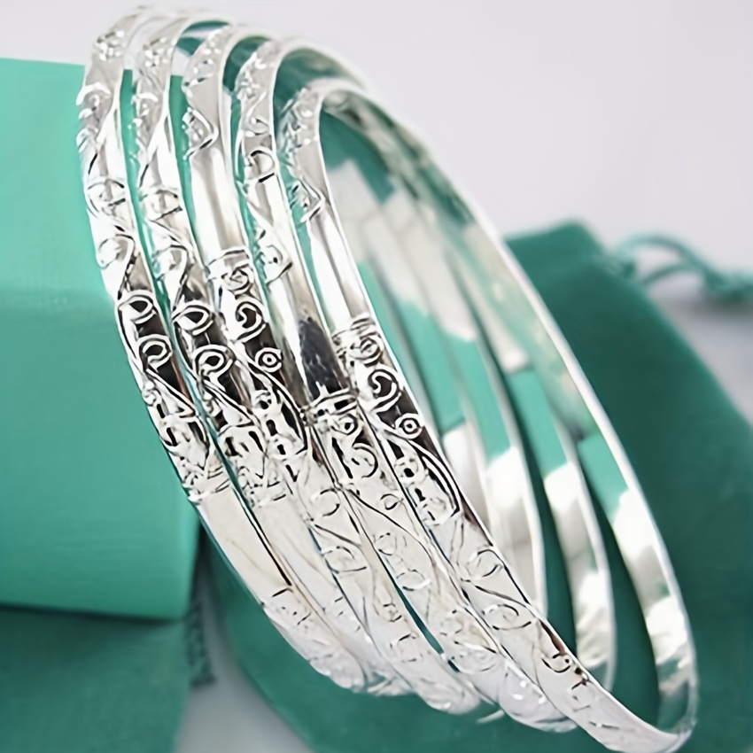 Fashionable Silver Geometric Circle Pattern Bracelet Set