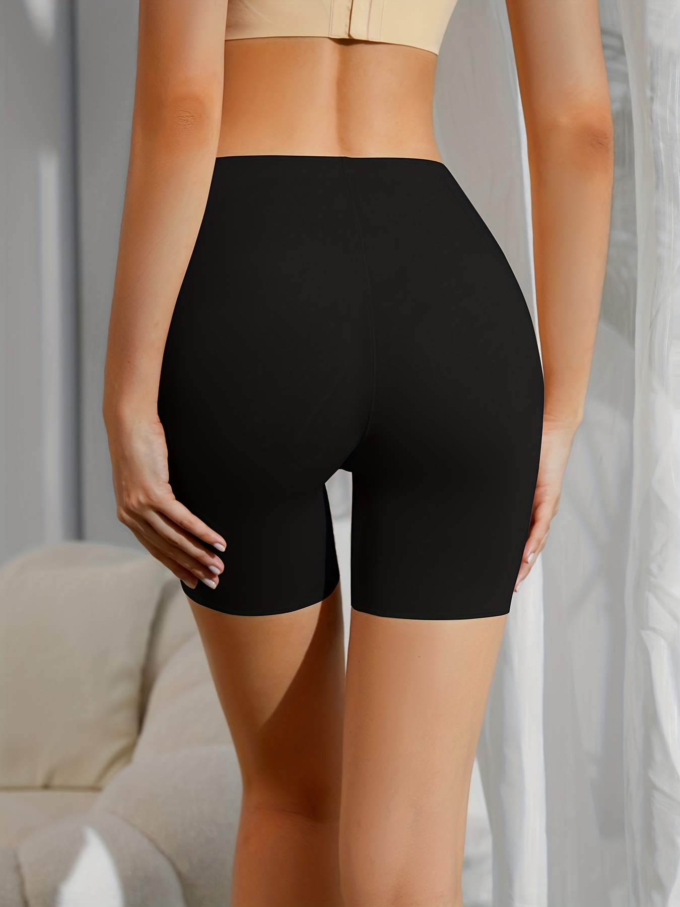 Seamless highwaist boyleg shorts with light support, black. Colour