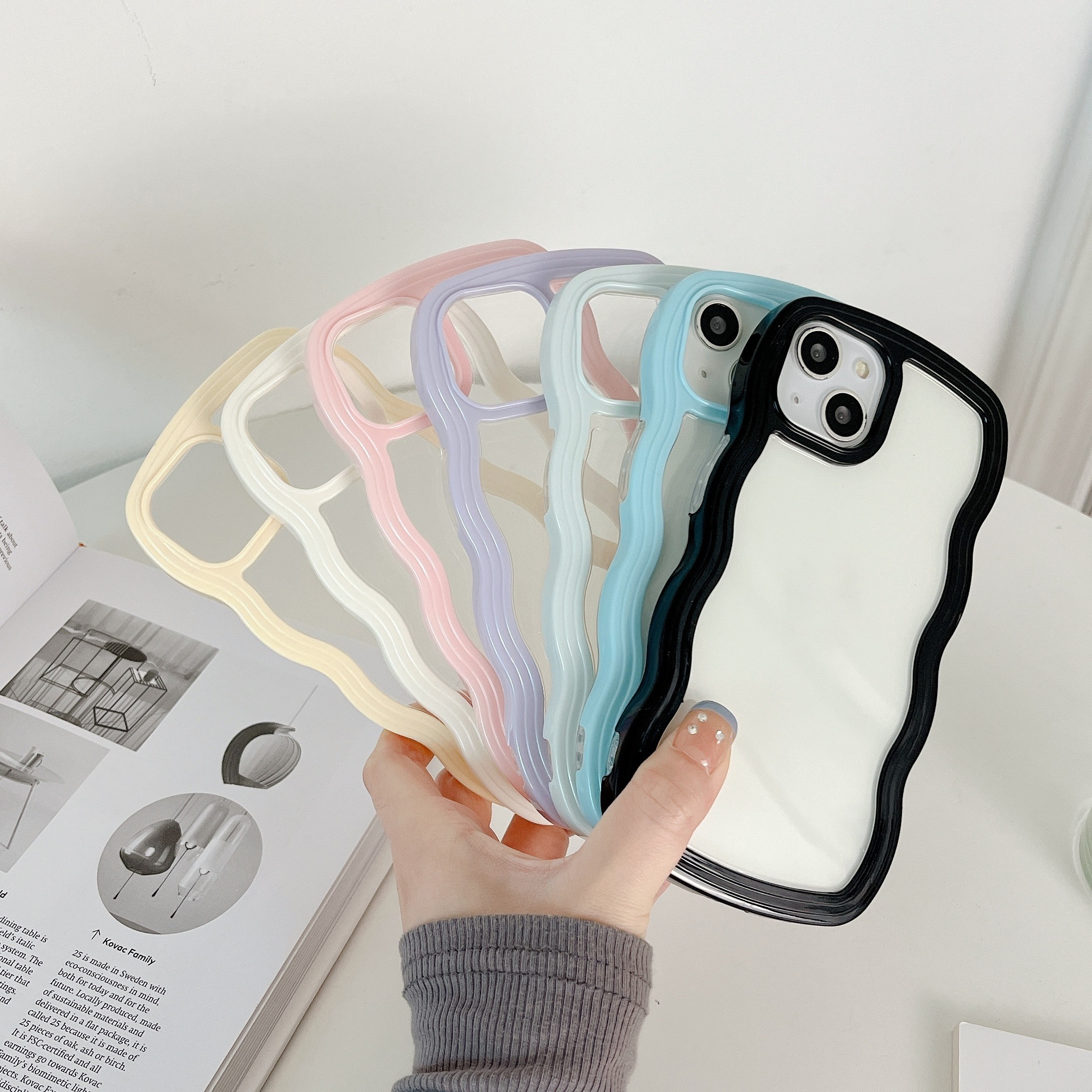 Caseative Curly Wave Frame Phone Case iPhone 14