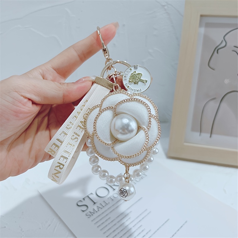 CAMELLIA LOVE BAG CHARM CHAIN