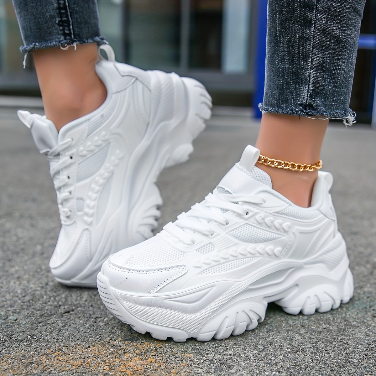 Women's Lightweight Breathable White Sneakers Summer Casual Running Shoes  with Chunky Sole, Lace-Up Closure, and Round-Toe Design for and St