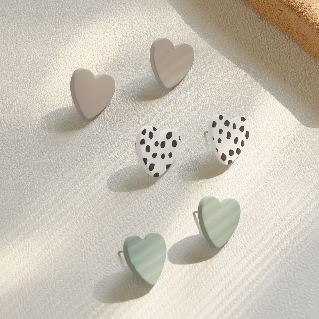 3 Pairs Tiny Heart Stud Earrings Set Acrylic Lightweight Female Earrings