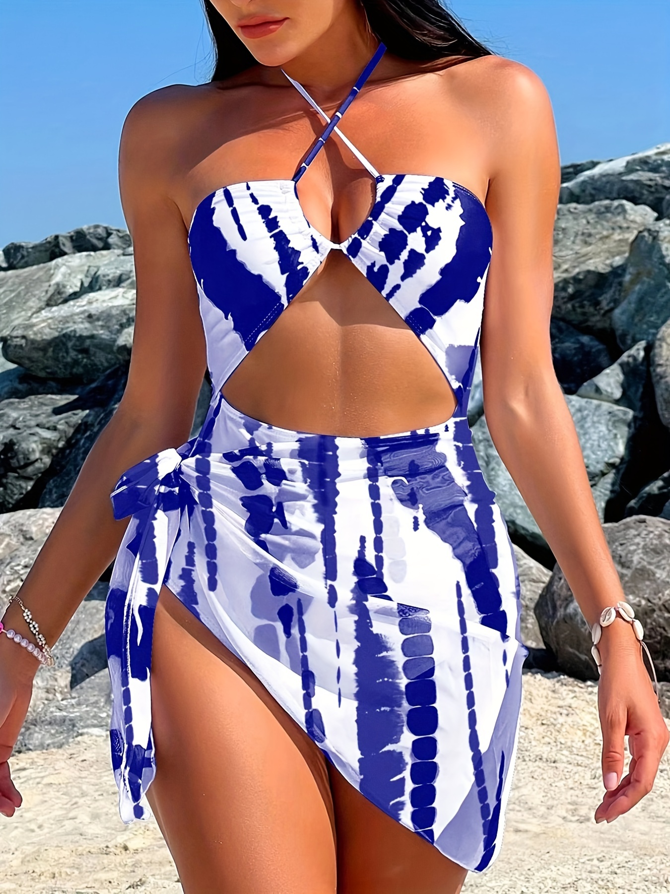  CUPSHE Women Swimsuit Bikini Set High Waisted Halter Tummy  Control Geometric Print Bathing Suit, XS Black/White : Clothing, Shoes &  Jewelry