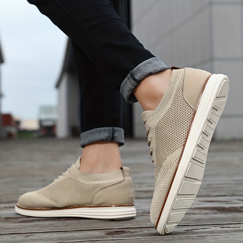 Men's Lightweight Sneakers - Athletic Shoes - Breathable Lace-ups