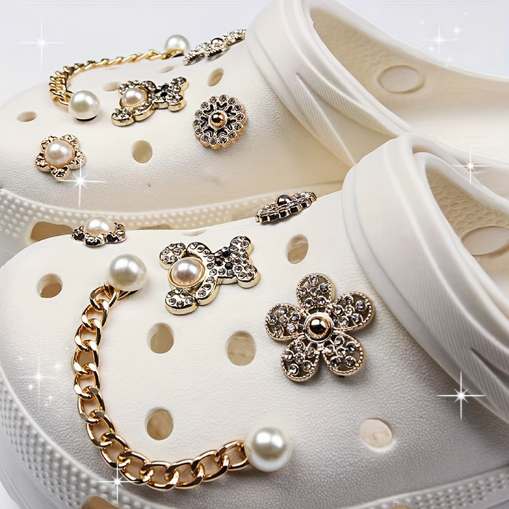 1pcs Luxury Bling Bear Lion Croc Charms Bow Tie Shoe Charm Accessories  Snowflake Croc Jeans Clogs Decoration Girls Gift - AliExpress