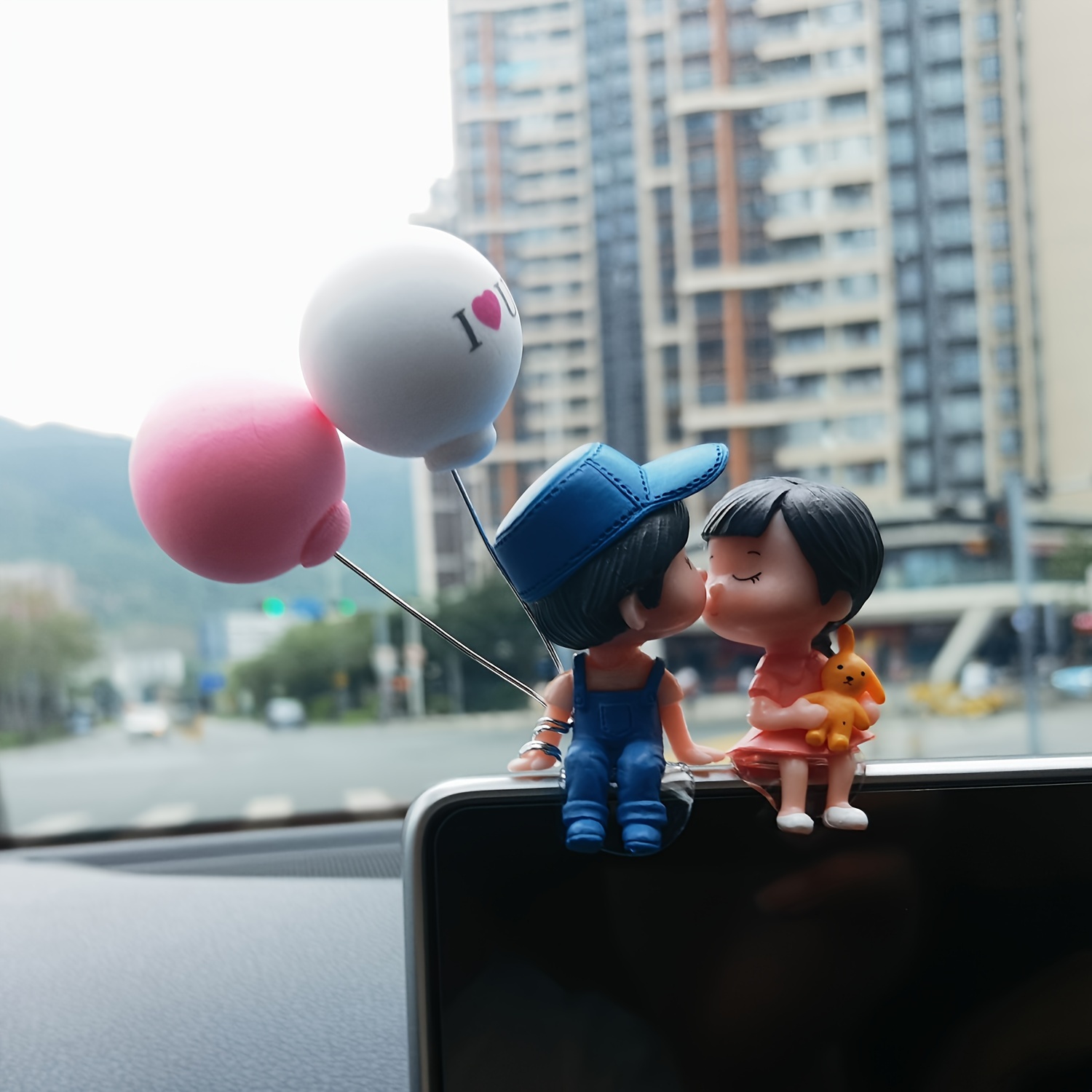 Niedliche Cartoon-Paare Kuss Action-Figuren Figurinen Ballon-Ornament  Auto-Dekoration Auto-Innenraum-Dashboard-Zubehör Für Mädchen-Geschenke