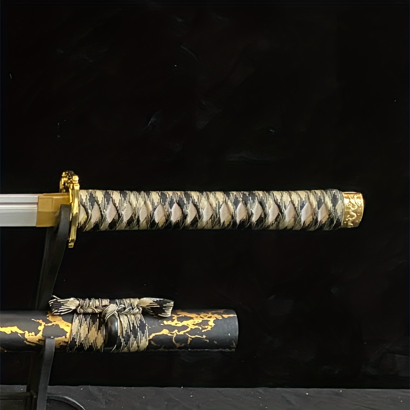 Image of an anime character in a black and gold outfit with a katana