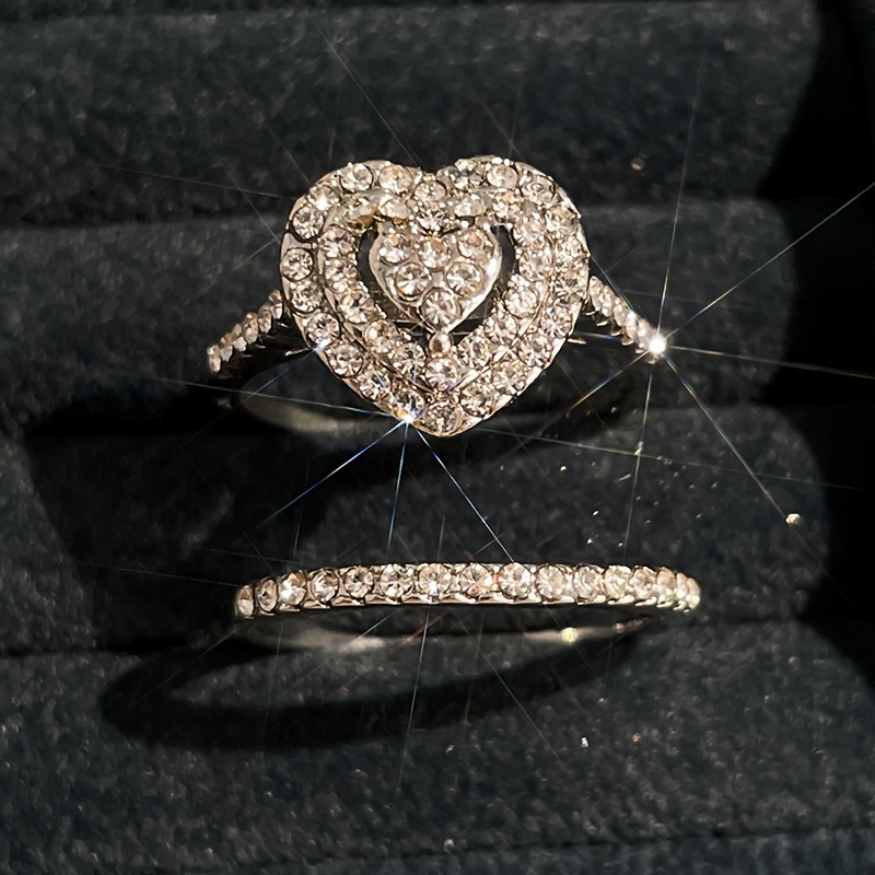 Finger ring heart deals shape