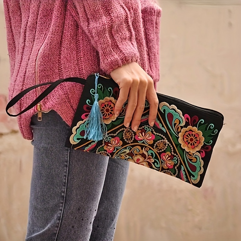 Cherry Embroidered Short Wallet, Zipper Portable Coin Purse, Versatile  Clutch Purse - Temu