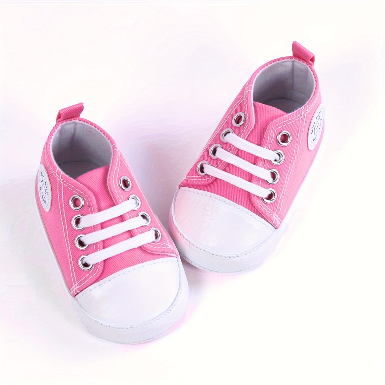 Redú! on Instagram: Las más hermosas zapatillas para bebé 💛 💫Talla 21-23  💫Acogedoras y cómodas 💫 Antideslizantes y duraderas . #zapatos #bebe #niña  #zapatillas
