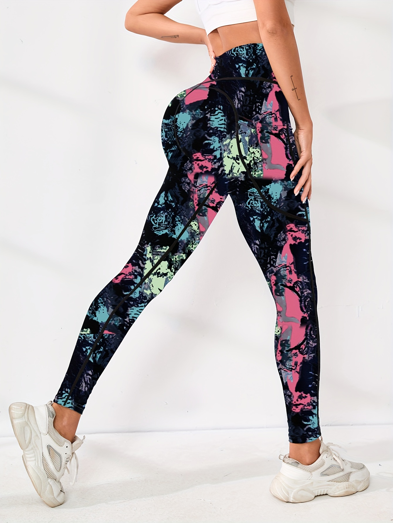 Women Multicoloured High-Waist Printed Leggings With Pockets
