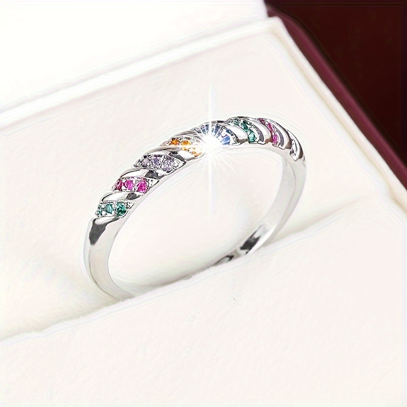 Trendy Spiral Design Synthetic Zirconia Women's Ring