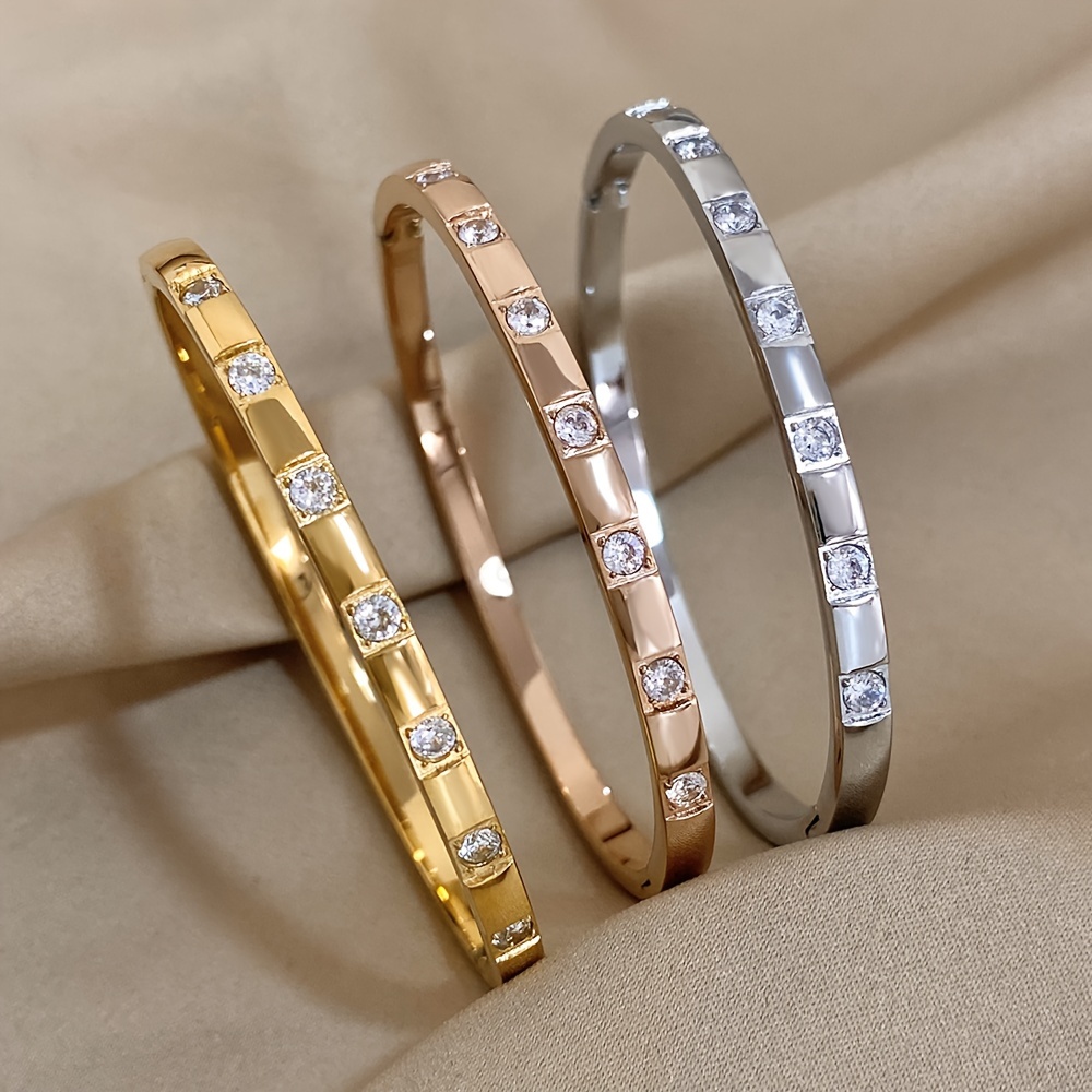 

Un Bracelet En Acier Inoxydable Avec Des Strass, Un Cadeau Magnifique Et Luxueux Pour Votre Famille, Vos Proches Et Vos Amis