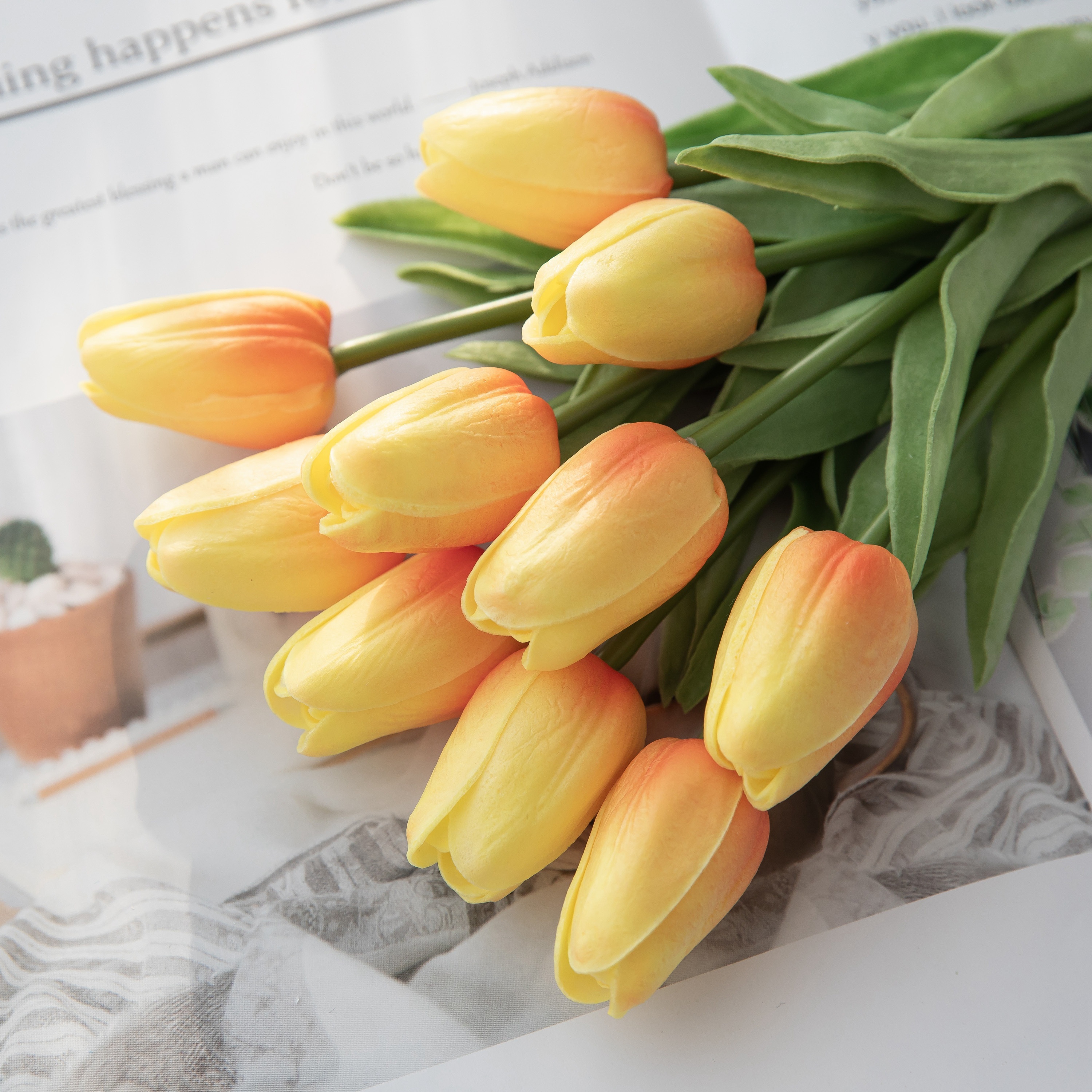 2pcs Tulipano Artificiale, Tulipano Di Simulazione, Fiori Artificiali Steli  Di Tulipano Finto, Decorazioni Per Soggiorno Regali Di San Regali Di  Compleanno, Alta Qualità E Conveniente