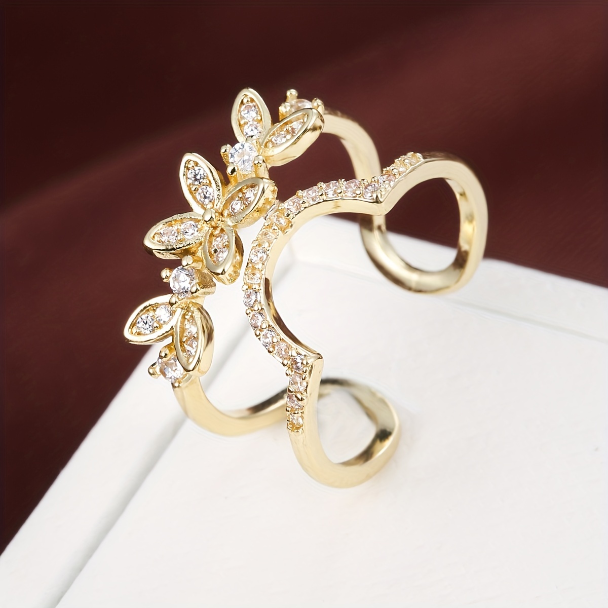 Exquisite Design With Synthetic Synthetic Zirconia Inlaid Women's Ring