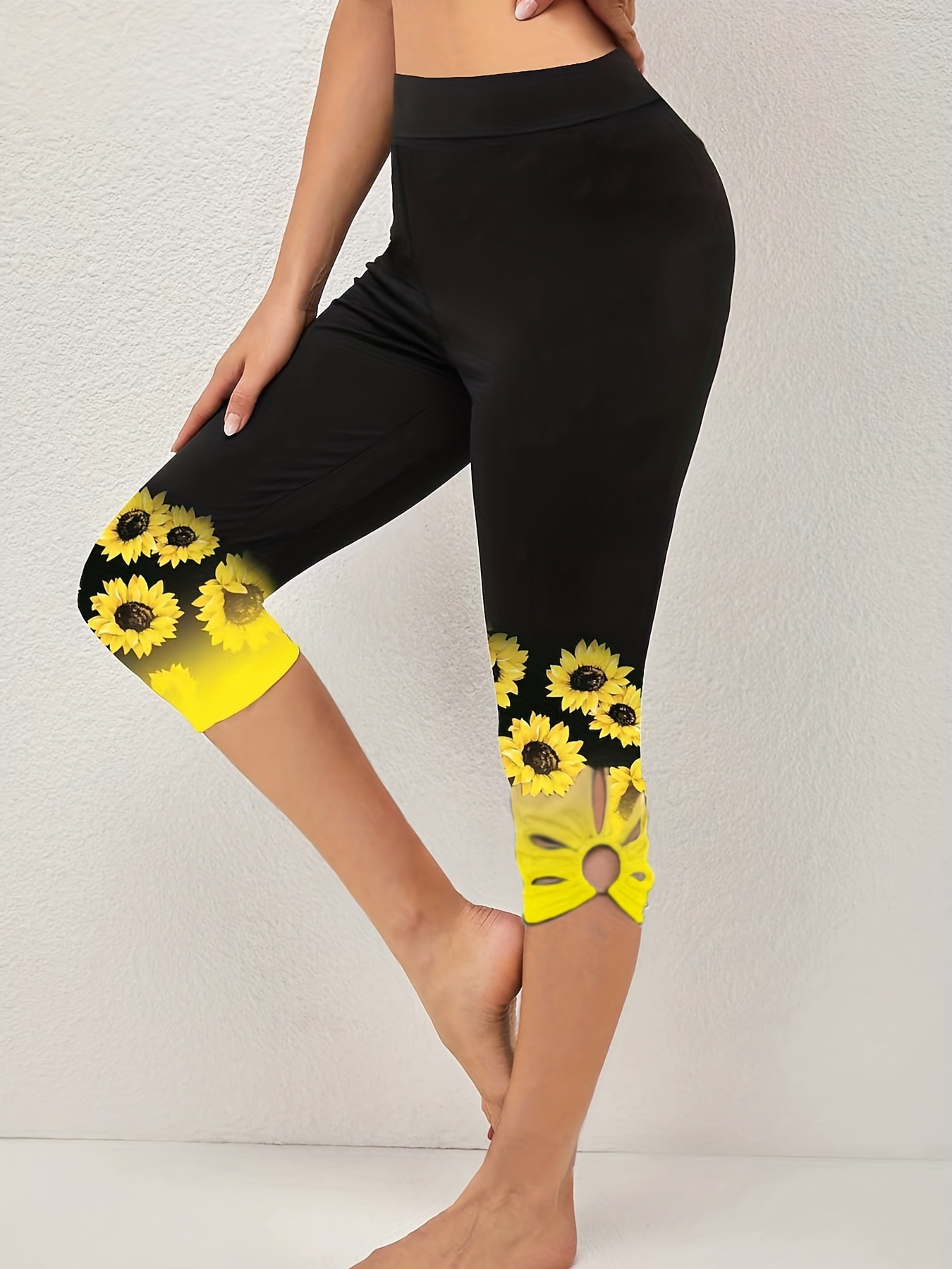 Plus Size Casual Leggings, Women's Plus Sunflower Print Cut Out Finess  Capri Leggings